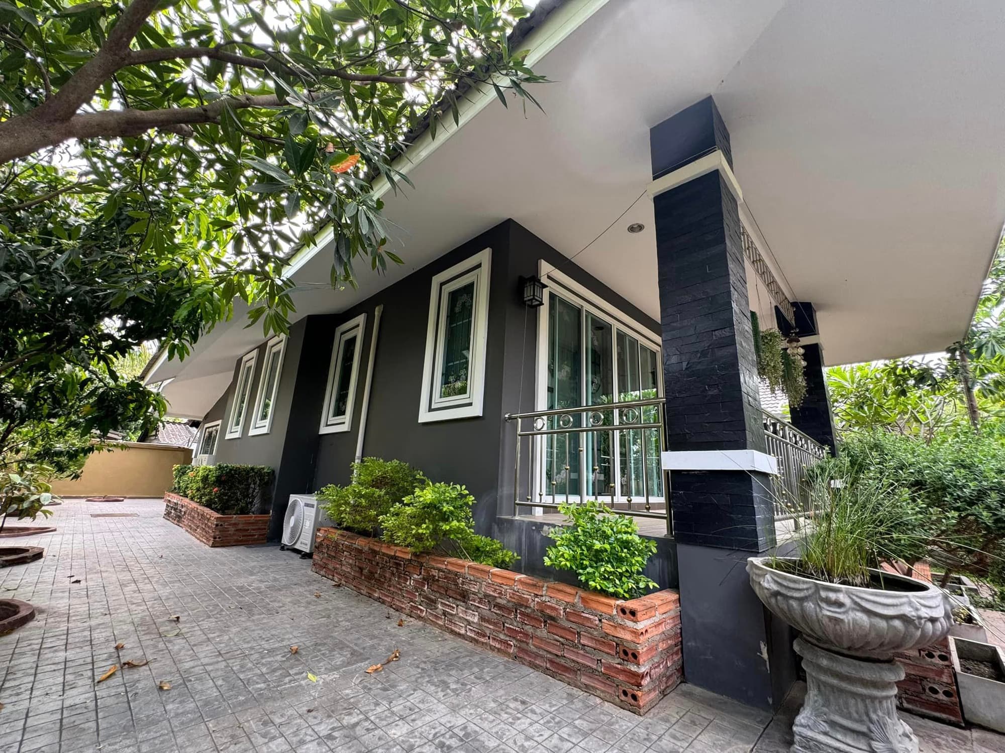 4 Bed House for Rent in Saraphi - Image 1