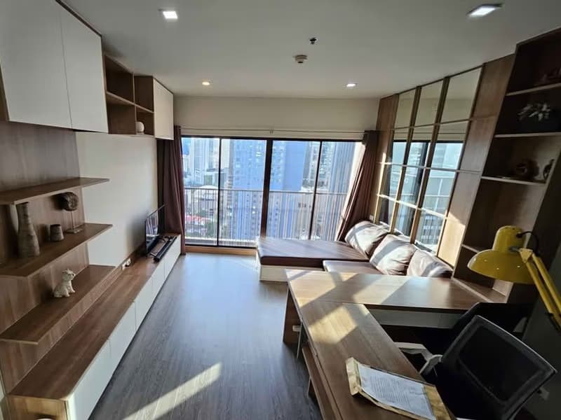 1 Bedroom Condo for Rent at Noble Refine