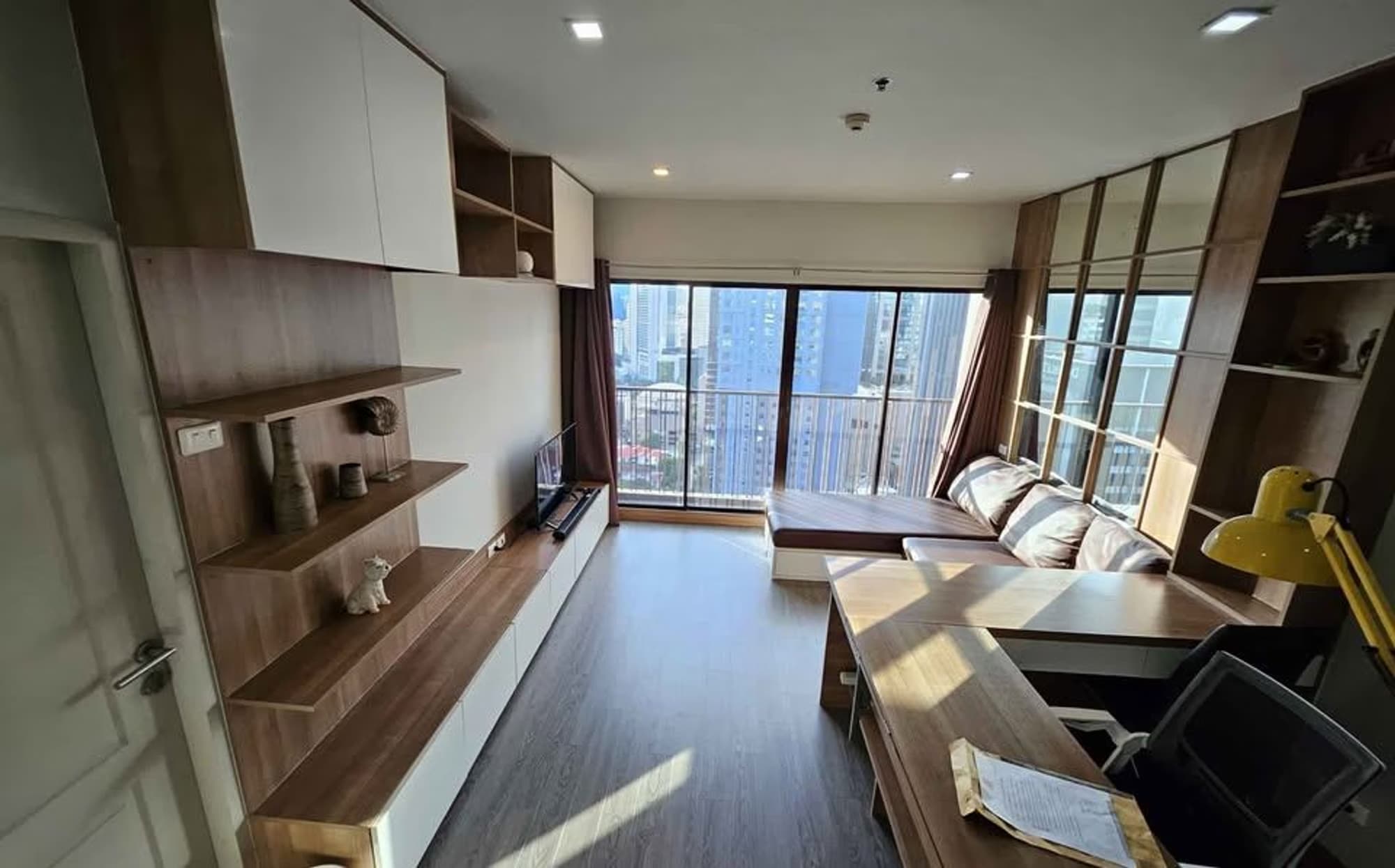 1 Bedroom Condo for Rent at Noble Refine - Image 1