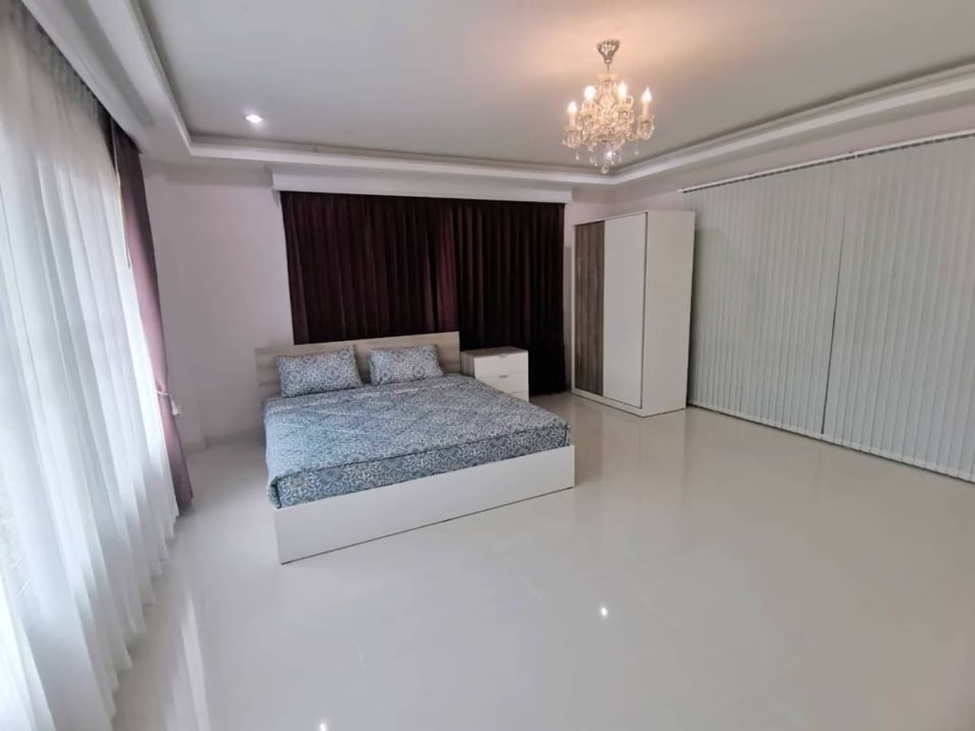 6 Bed House for Rent in San Sai - Image 11