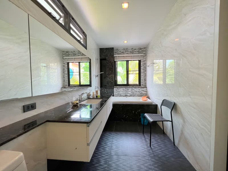 3 Bed House for Rent and Sale in Saraphi