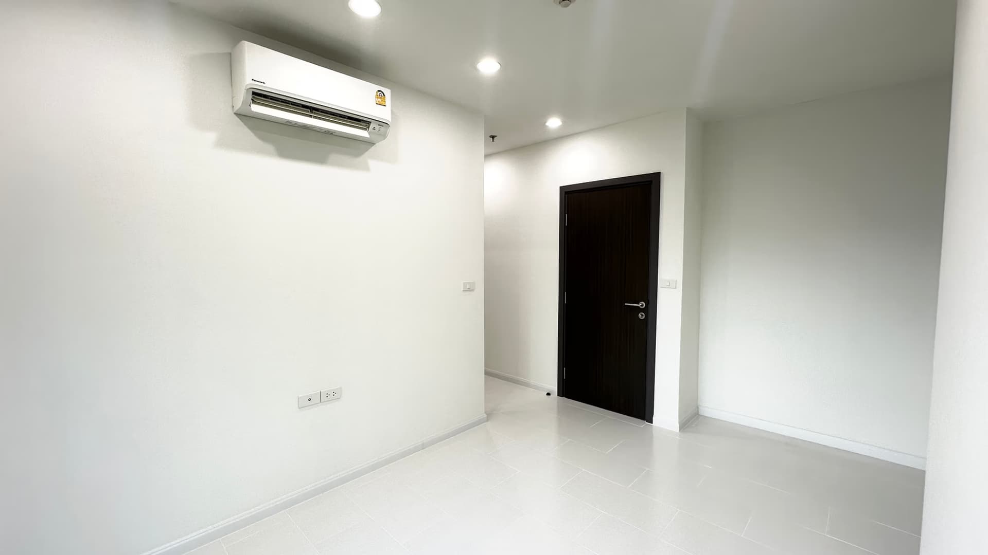 2 Bed Condo for Sale in Watthana - Image 2
