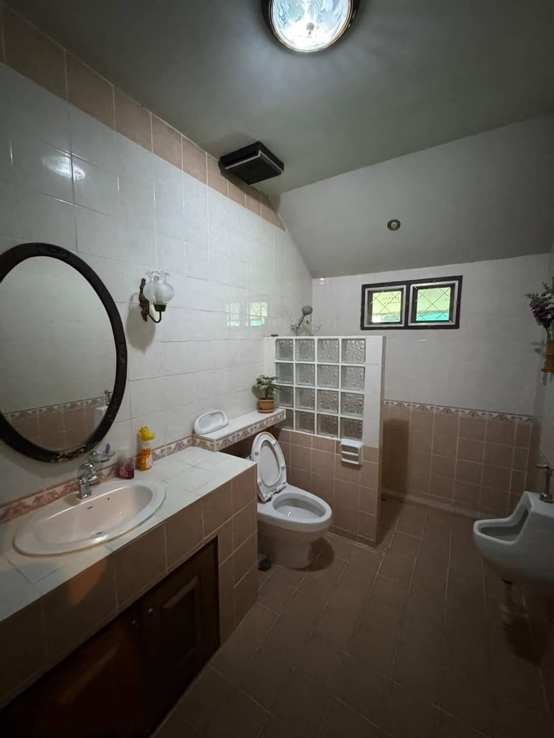 4 Bed House for Rent in San Sai - Image 7