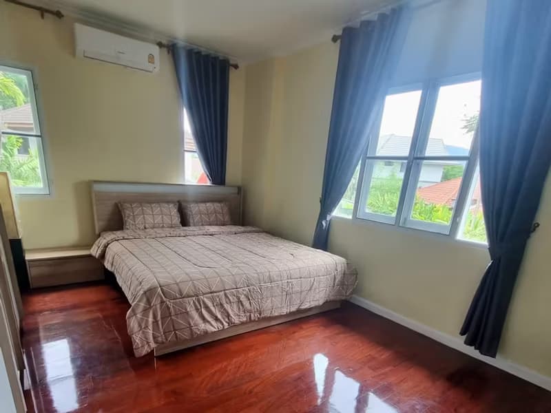 7 Bedroom House