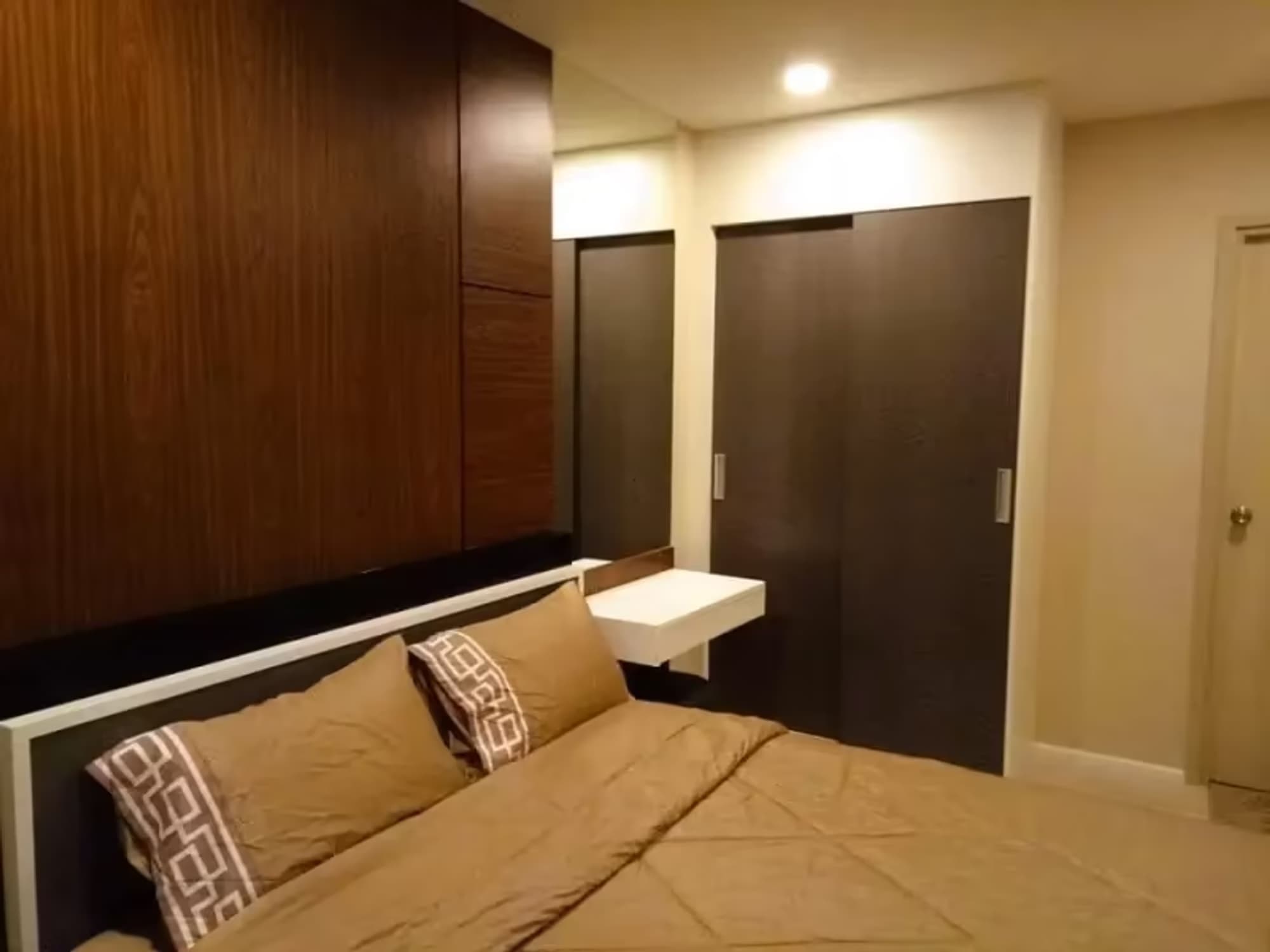 1 Bedroom Condo - Image 8