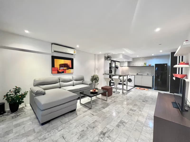 Condo for Rent, Sale at Hillside 3