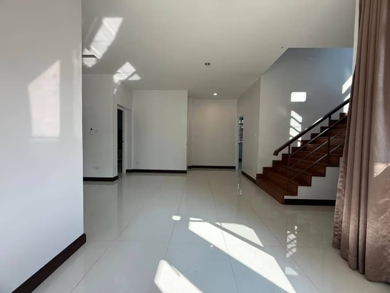 4 Bed House for Rent and Sale in อำเภอเมืองเชียงใหม่