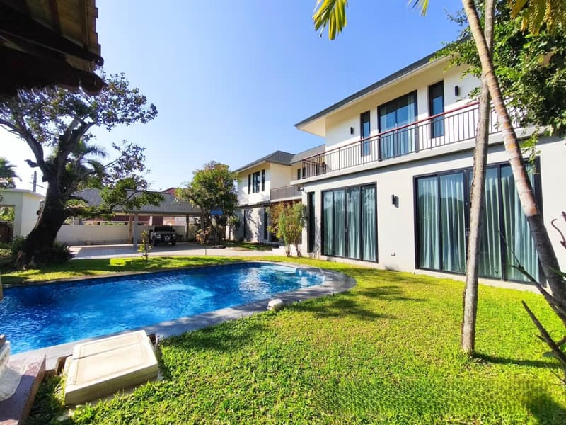 7 Bed House for Rent in Saraphi District