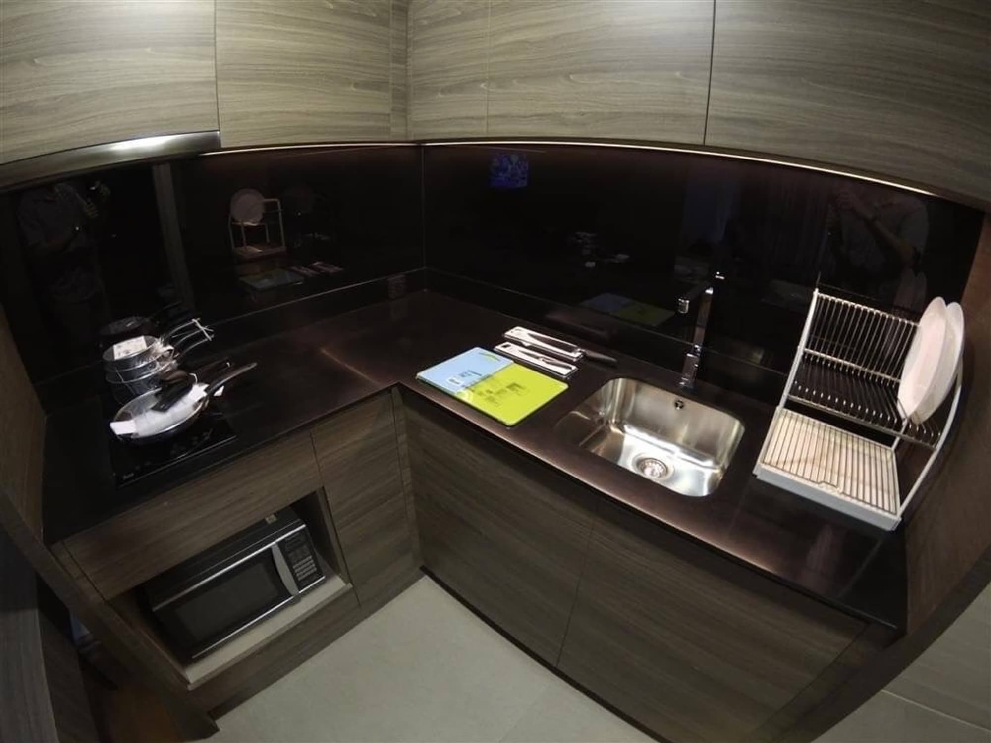 1 Bed Condo for Rent in Pathum Wan - Image 3