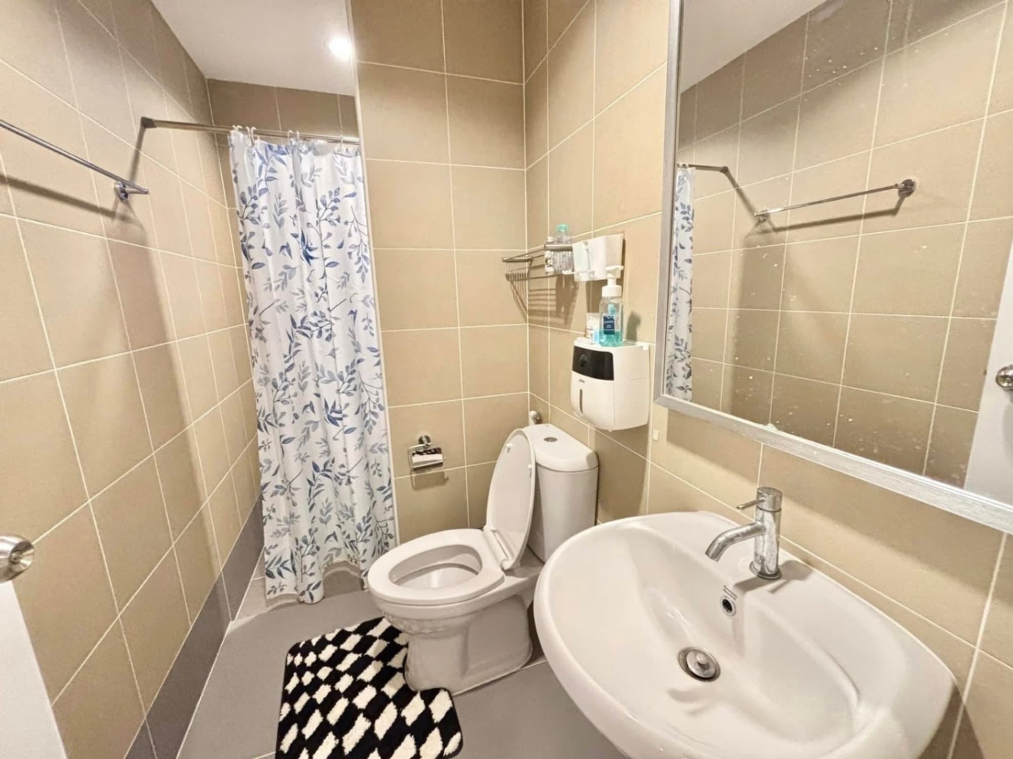 4 Bed House for Rent in Saraphi - Image 16