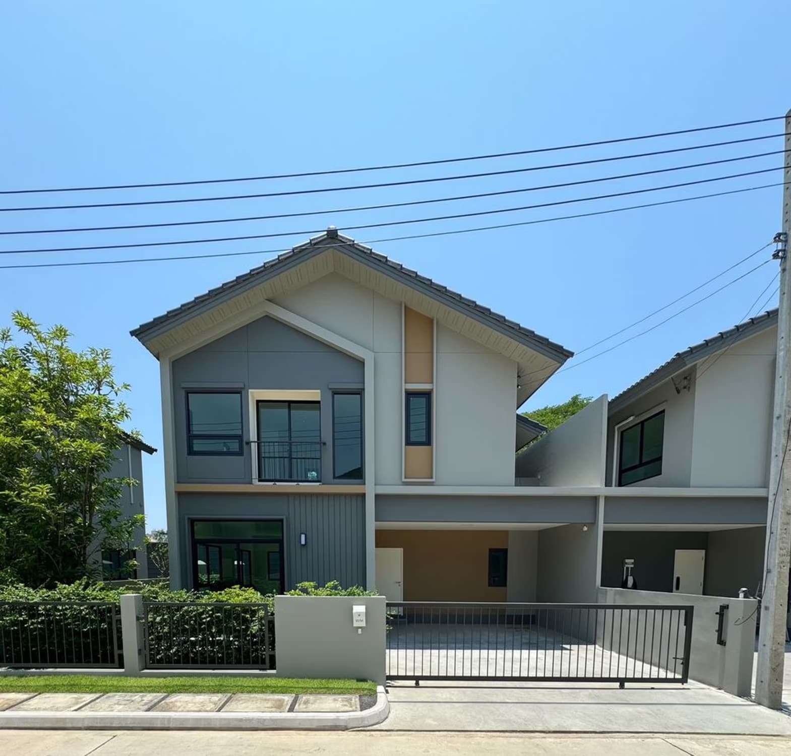 4 Bed House for Sale in Mueang Chiang Mai District - Image 1
