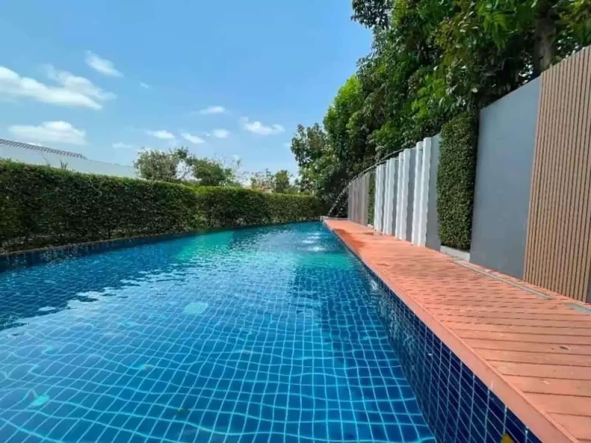 5 Bedroom House - Image 11