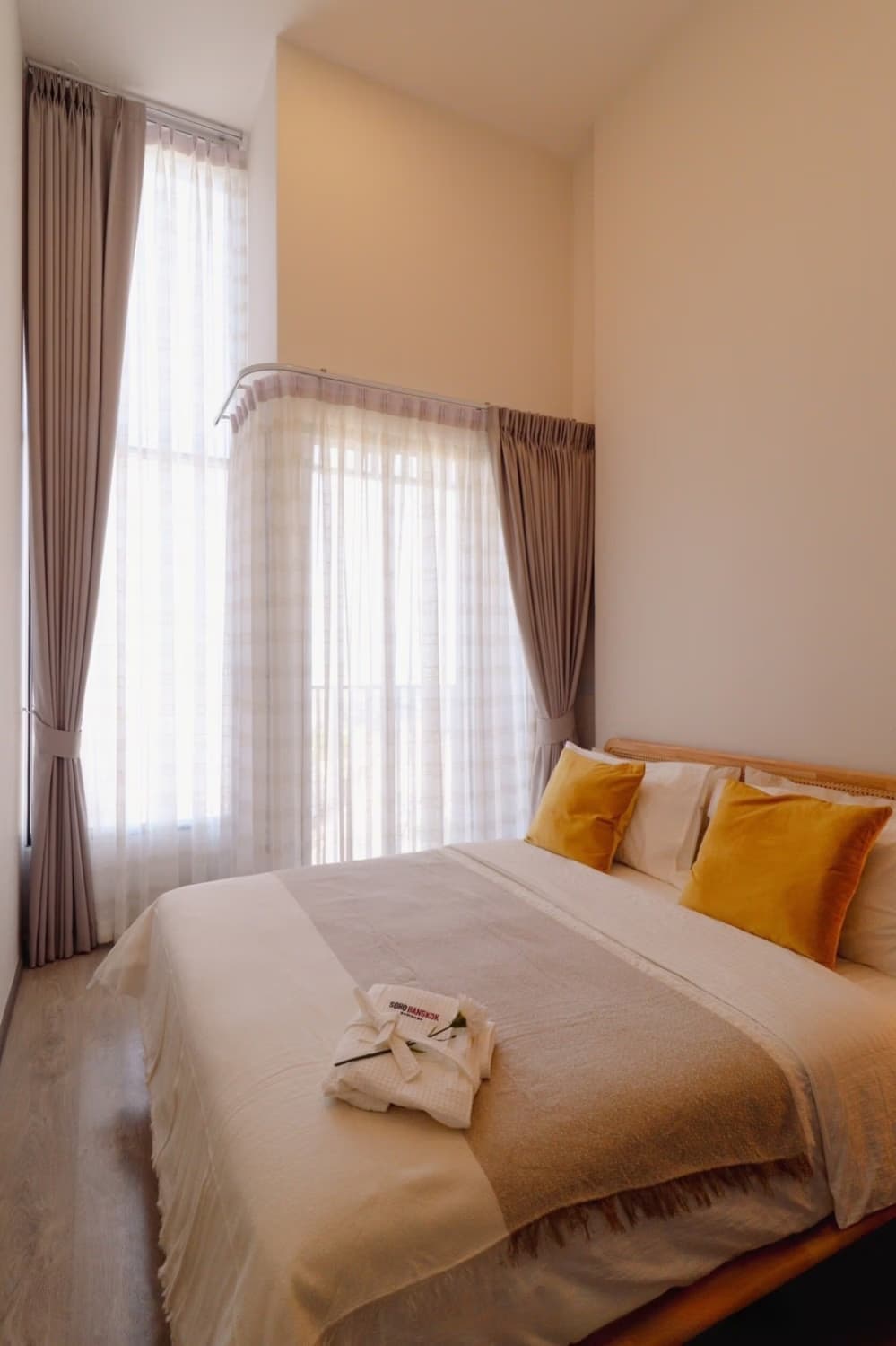2 Bed Condo for Rent and Sale in Huai Khwang - Image 3