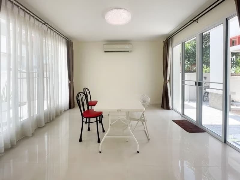 4 Bed House for Sale in Prawet
