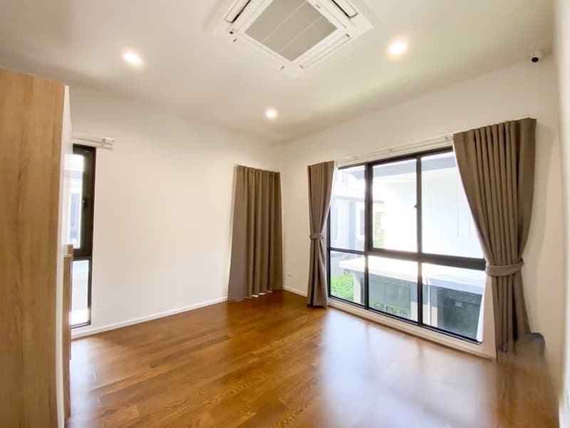 3 Bed House for Rent in Bang Phli