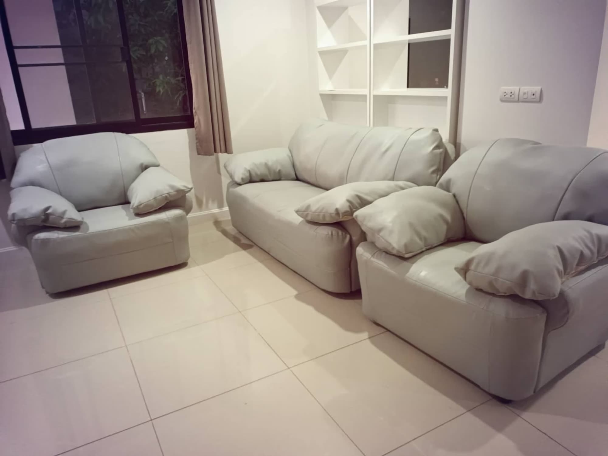 3 Bed House for Rent and Sale in San Kamphaeng - Image 5