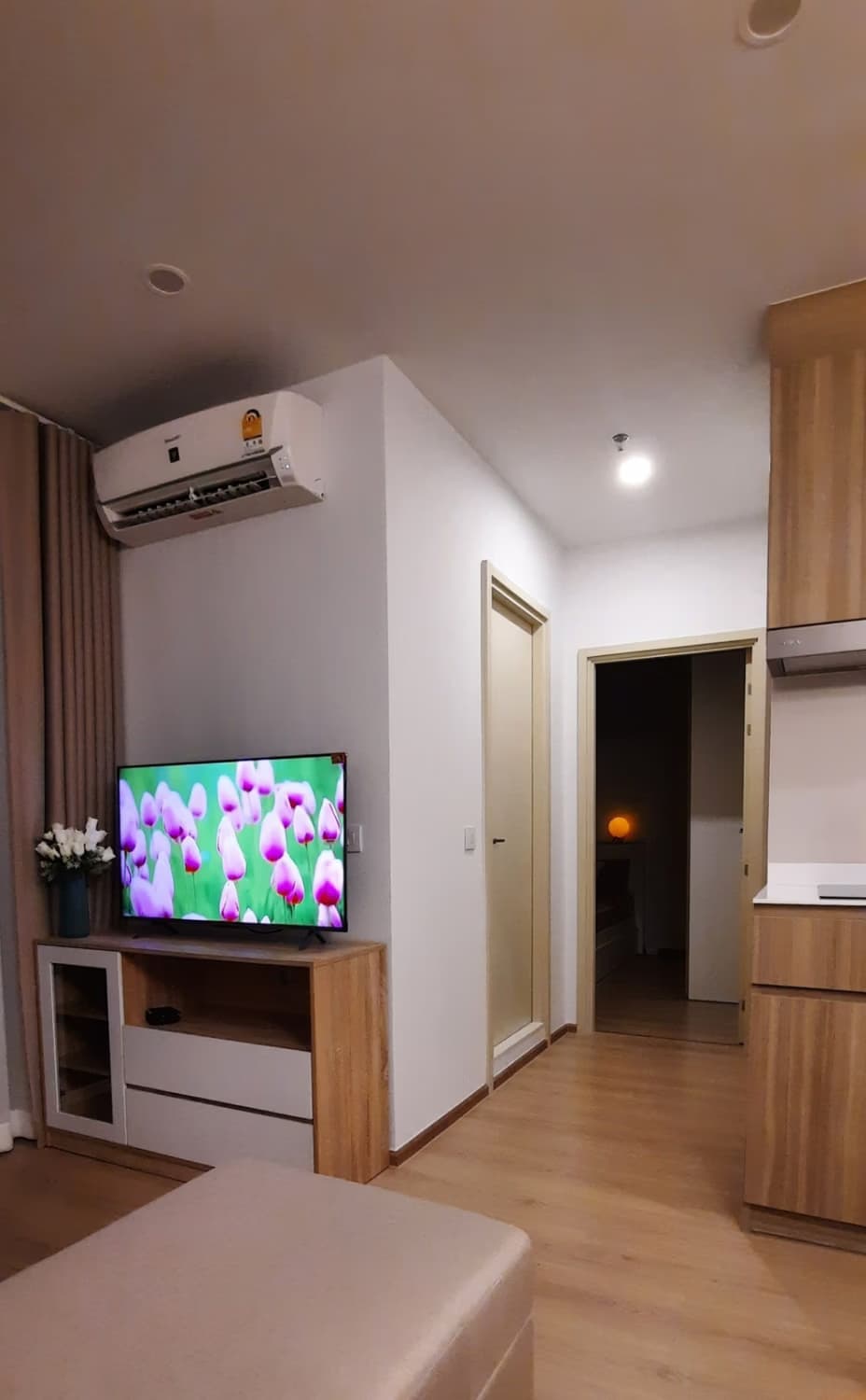 2 Bed Condo for Rent in Khlong Toei - Image 11