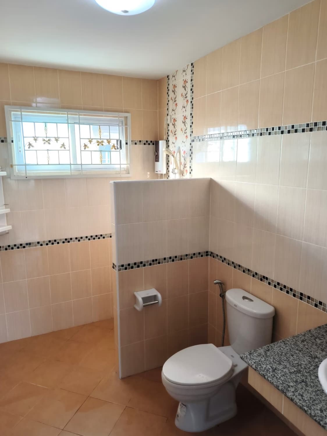 3 Bed House for Rent in San Kamphaeng - Image 9