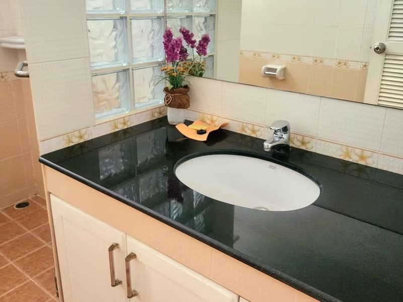 6 Bed House for Rent and Sale in Saraphi
