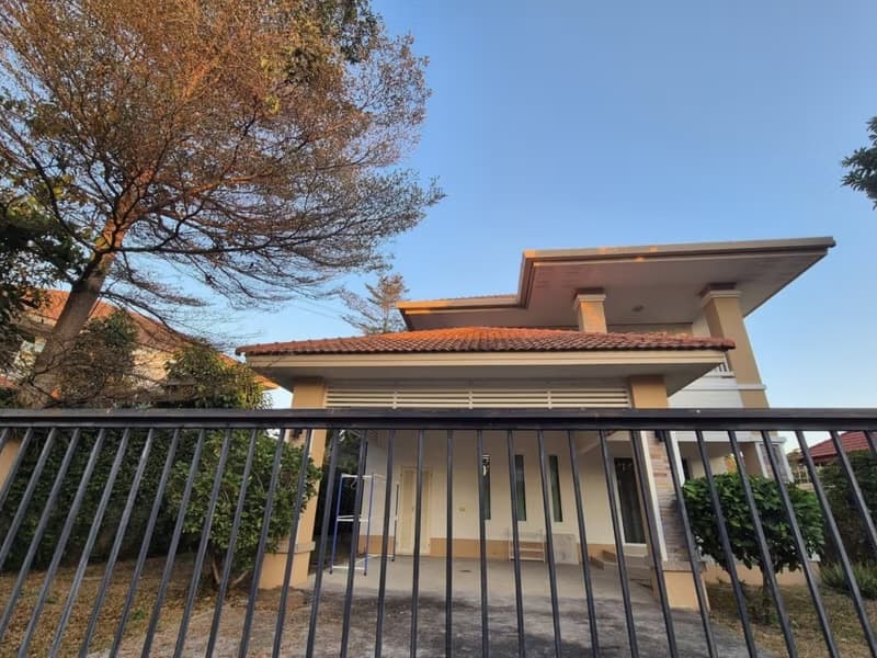 4 Bed House for Rent in Hang Dong District