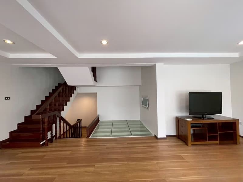 3 Bed Townhouse for Rent in Watthana