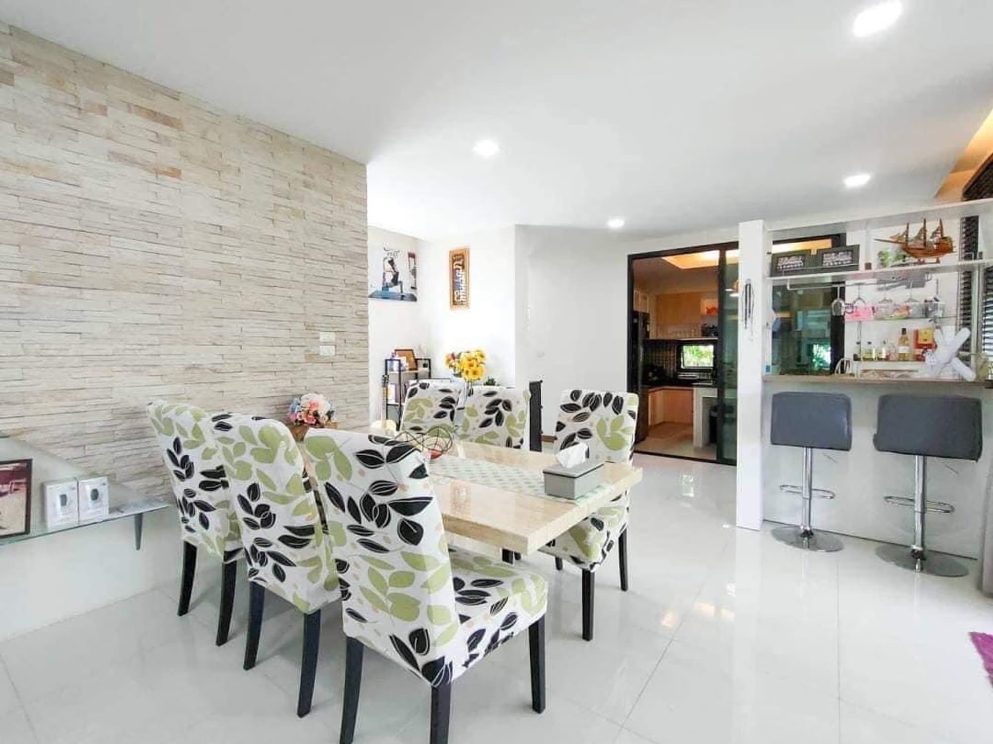 4 Bedroom House for Rent in Nong Phueng - Image 6