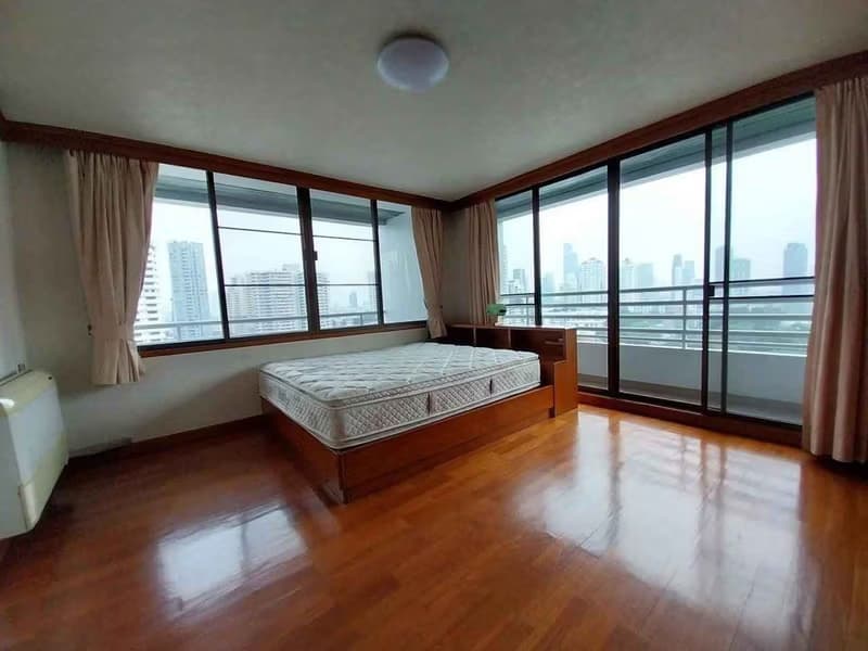 Condo for Sale at Acadamia Grand Tower  