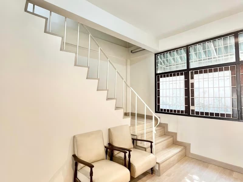 Townhouse for Rent in Khlong Toei