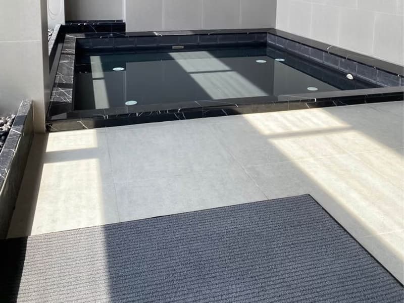 2 Bed Condo for Rent and Sale  Near Phetchaburi MRT