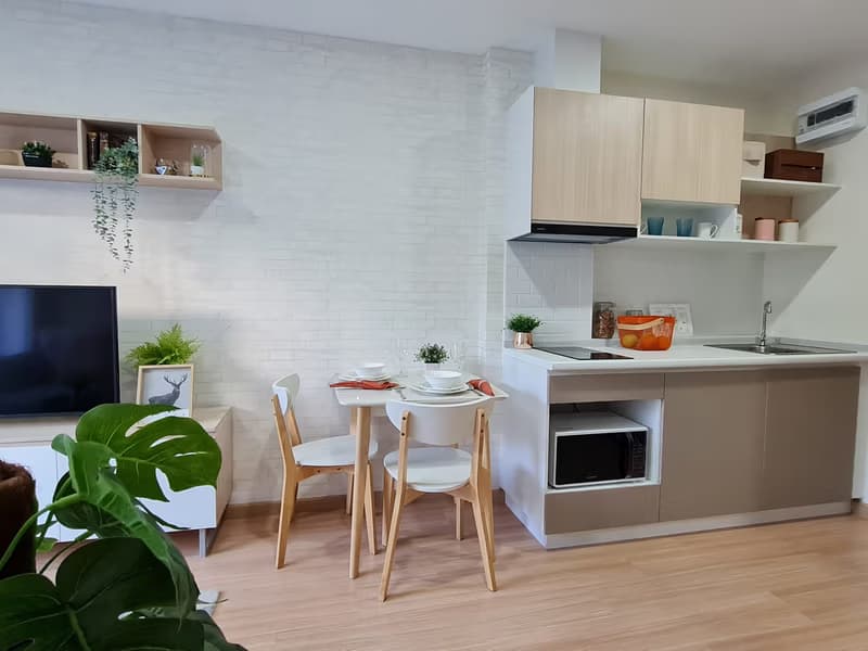 Condo for Rent at The Fore Condo