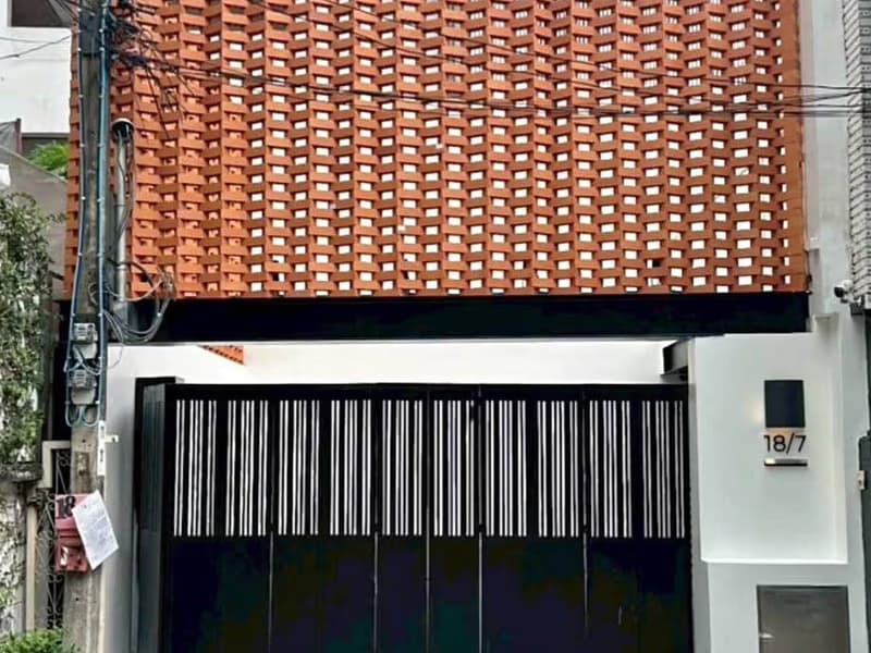 4 Bed House for Rent in Khlong Toei