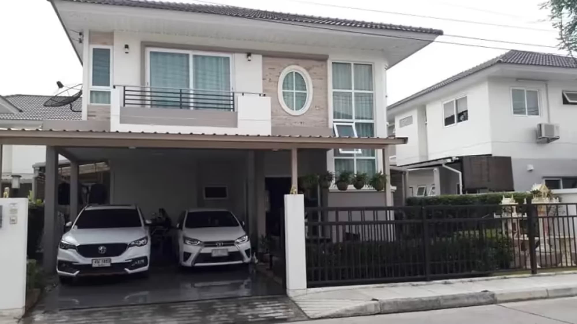 4 Bedroom House - Image 2