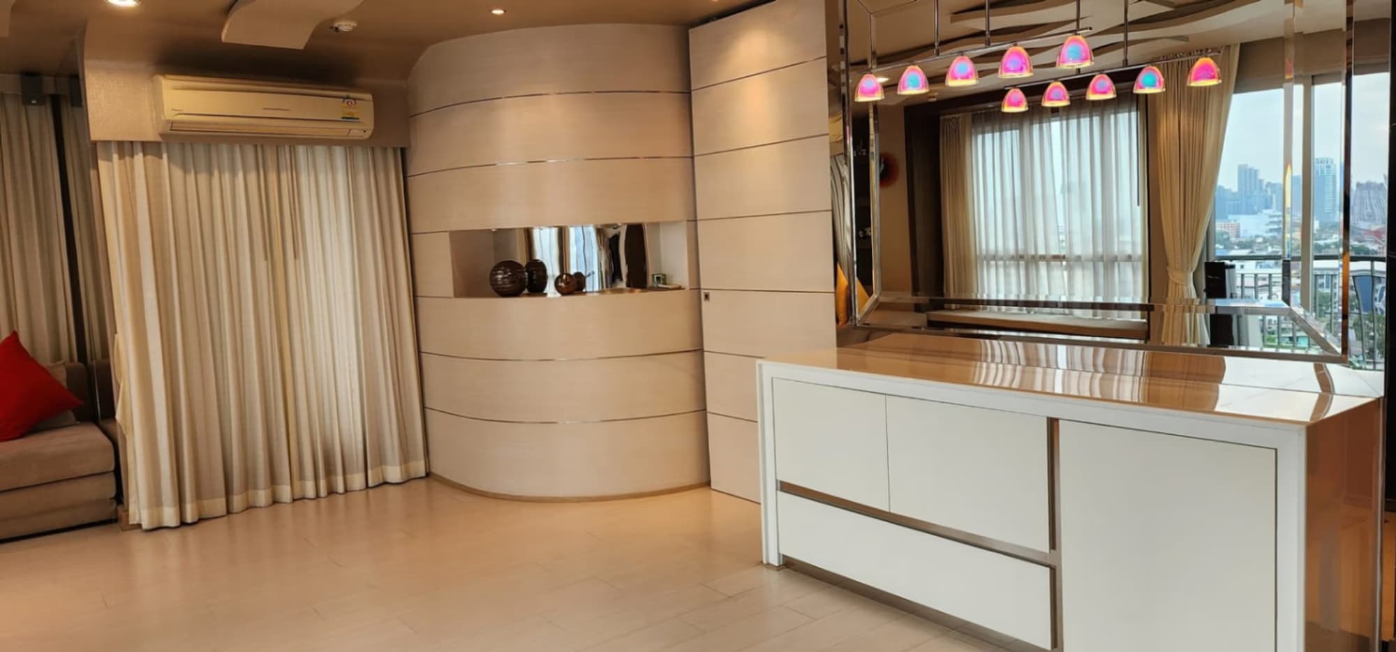 1 Bed Condo for Sale in Huai Khwang - Image 14