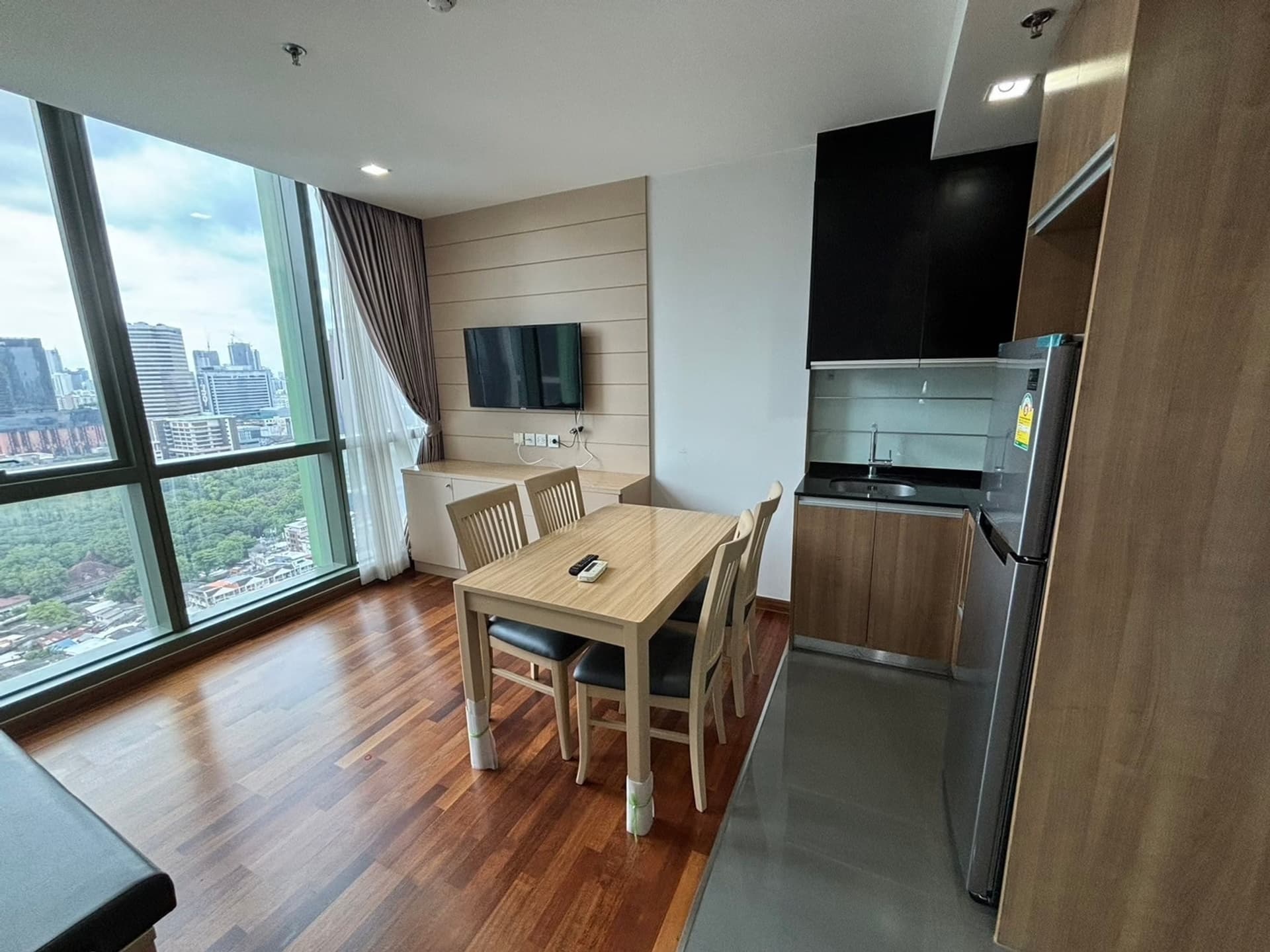 2 ห้องนอน คอนโด สำหรับ ขายและจำหน่าย ใน Ratchathewi - Image 2