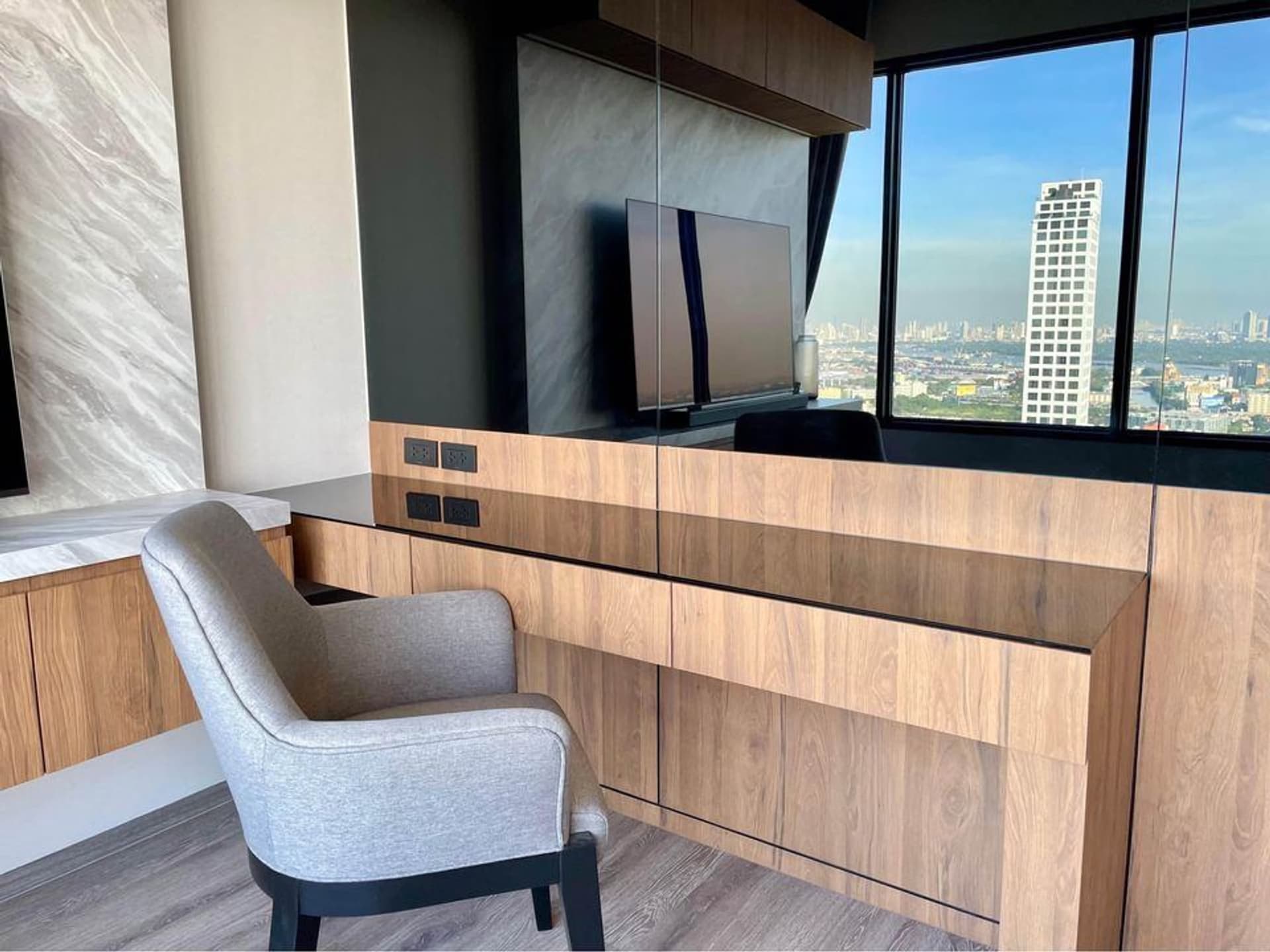 2 Bed Condo for Rent and Sale in Watthana - Image 3