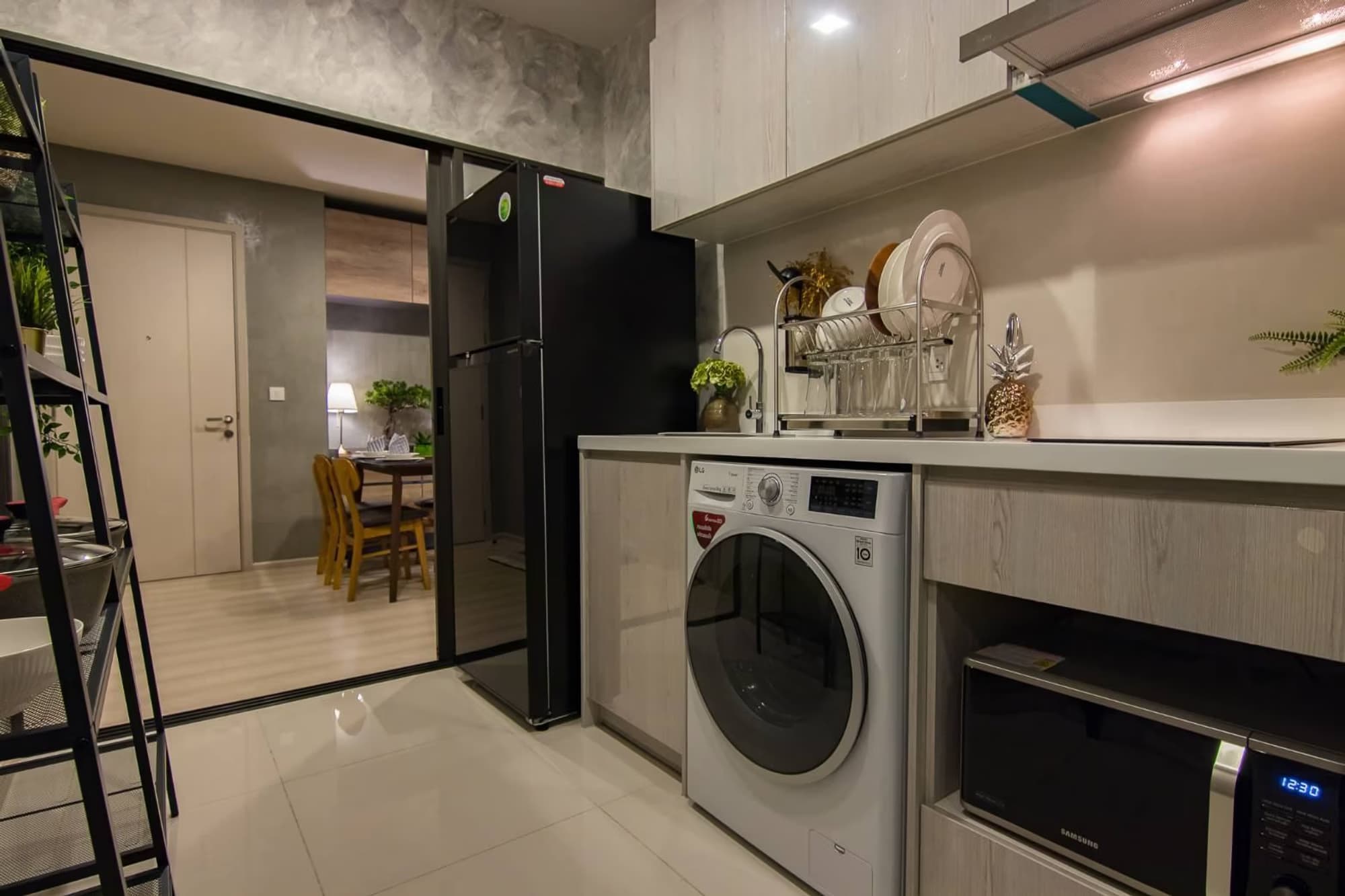 2 Bed Condo for Rent in Phra Khanong - Image 3