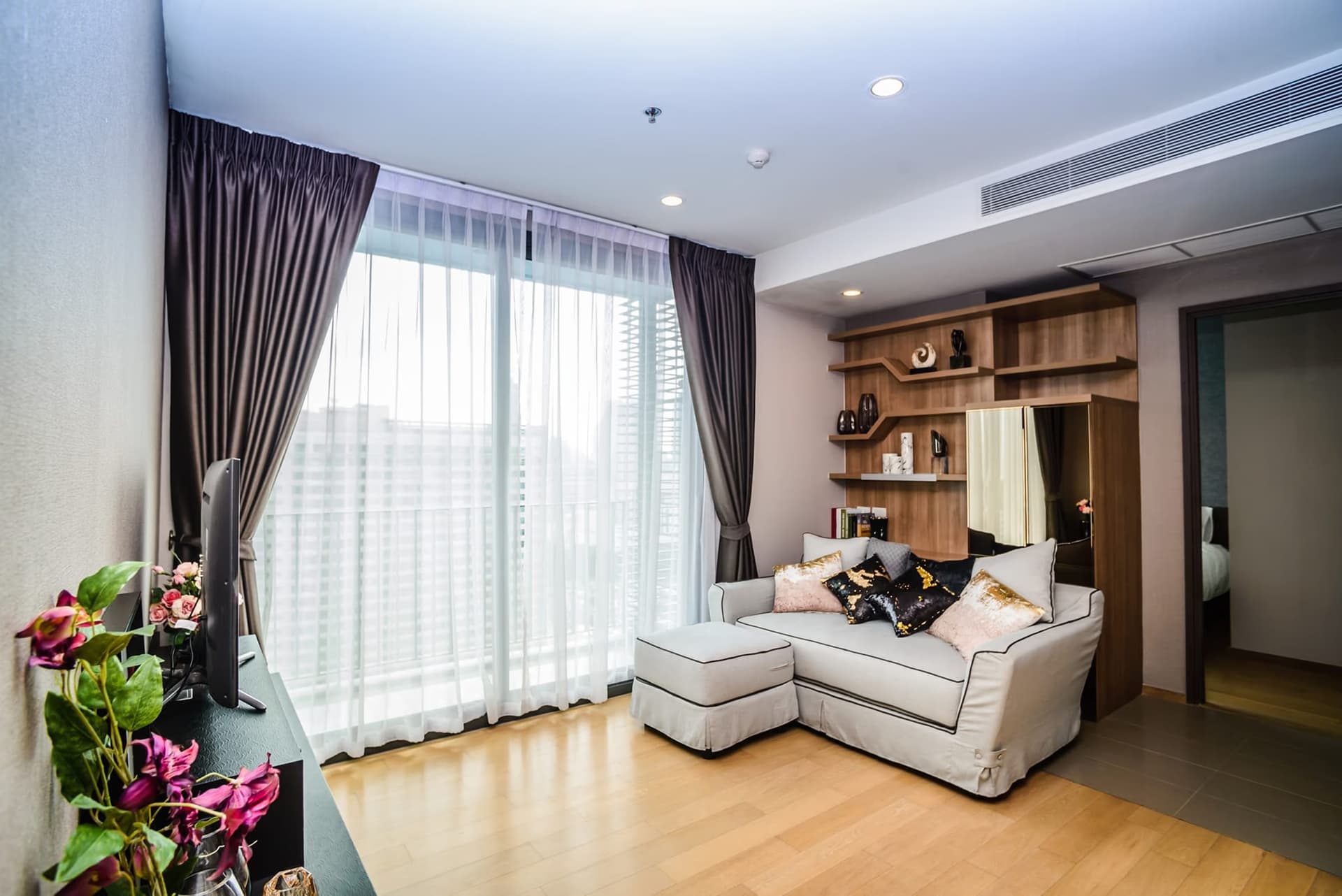 1 Bed Condo for Sale  Near Ratchathewi BTS - Image 2