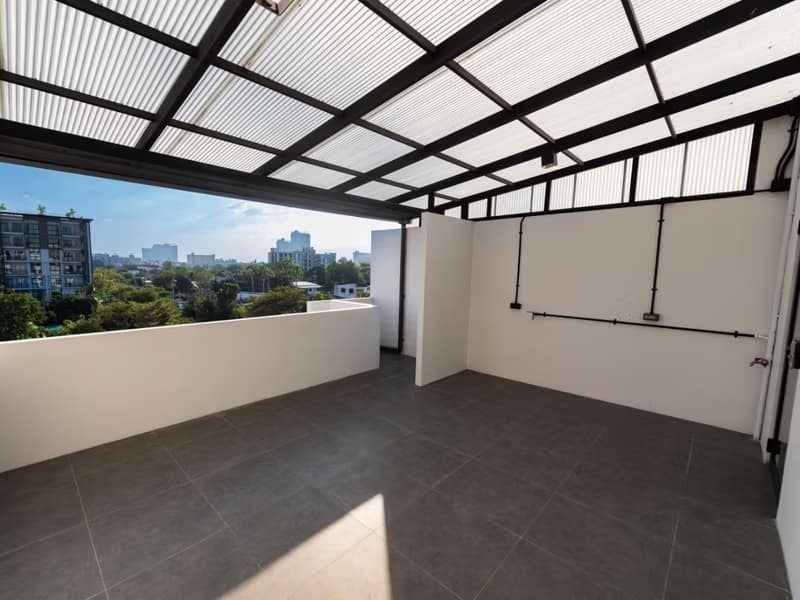 5 Bed Commercial for Rent and Sale in Mueang Samut Prakan