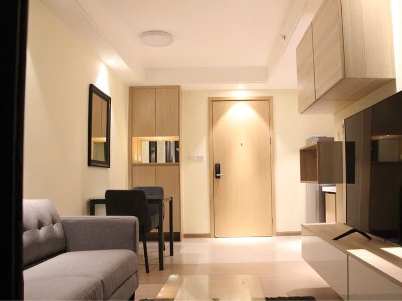 1 Bed Condo for Rent and Sale in Sathon