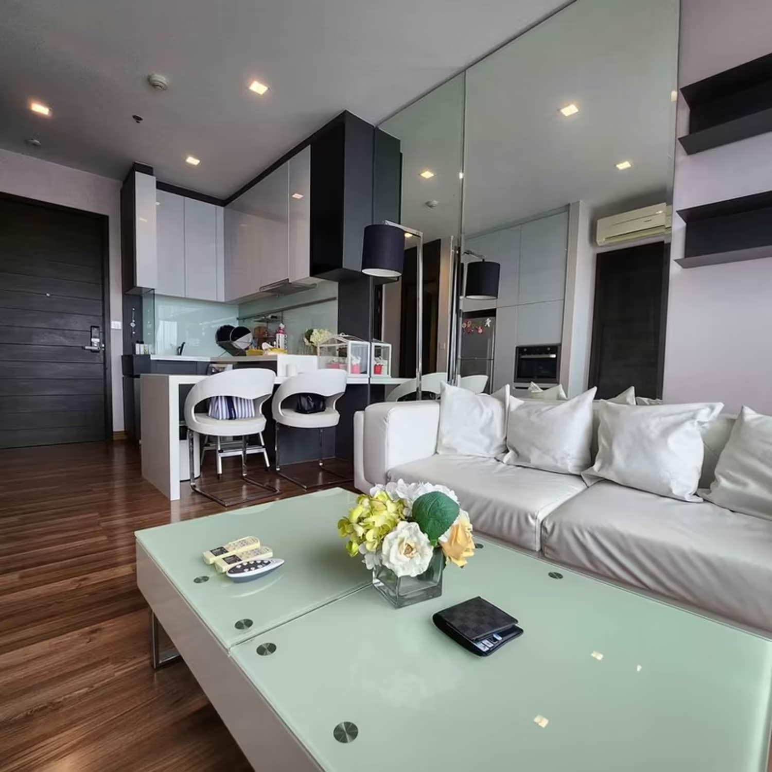 Condo for Sale at Ivy Ampio - Image 2