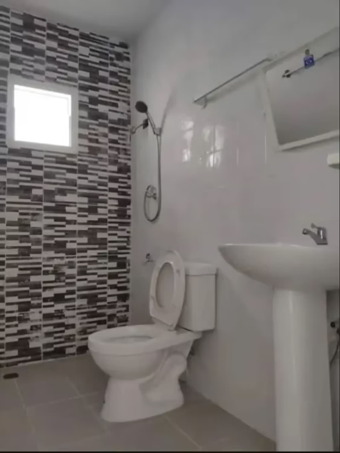 3 Bedroom House - Image 6