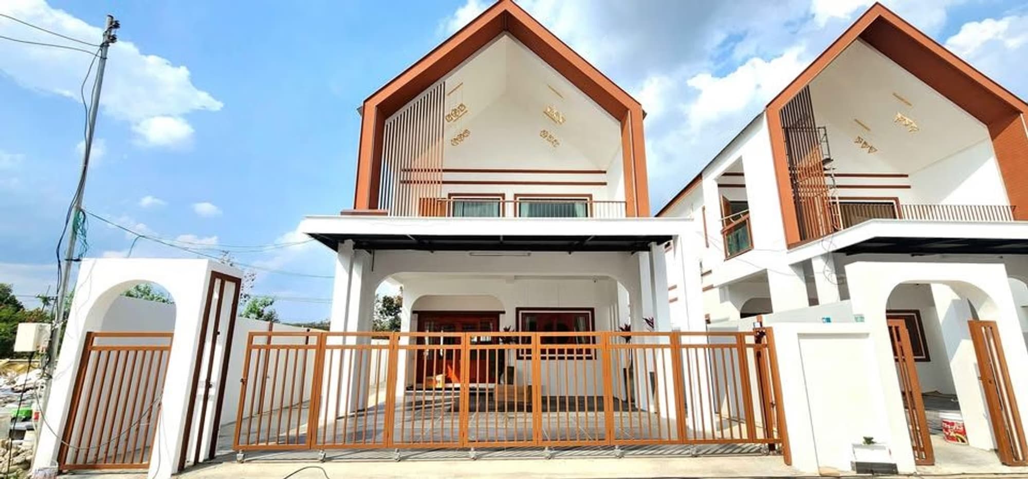 3 Bed House for Rent and Sale in Hang Dong District - Image 1