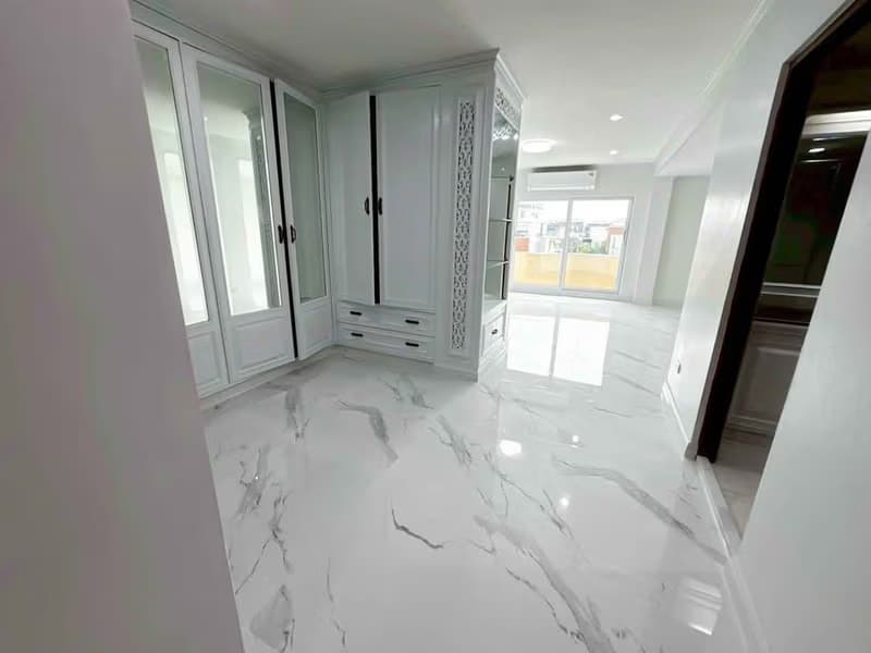 4 Bed Townhouse for Rent and Sale in Yan Nawa