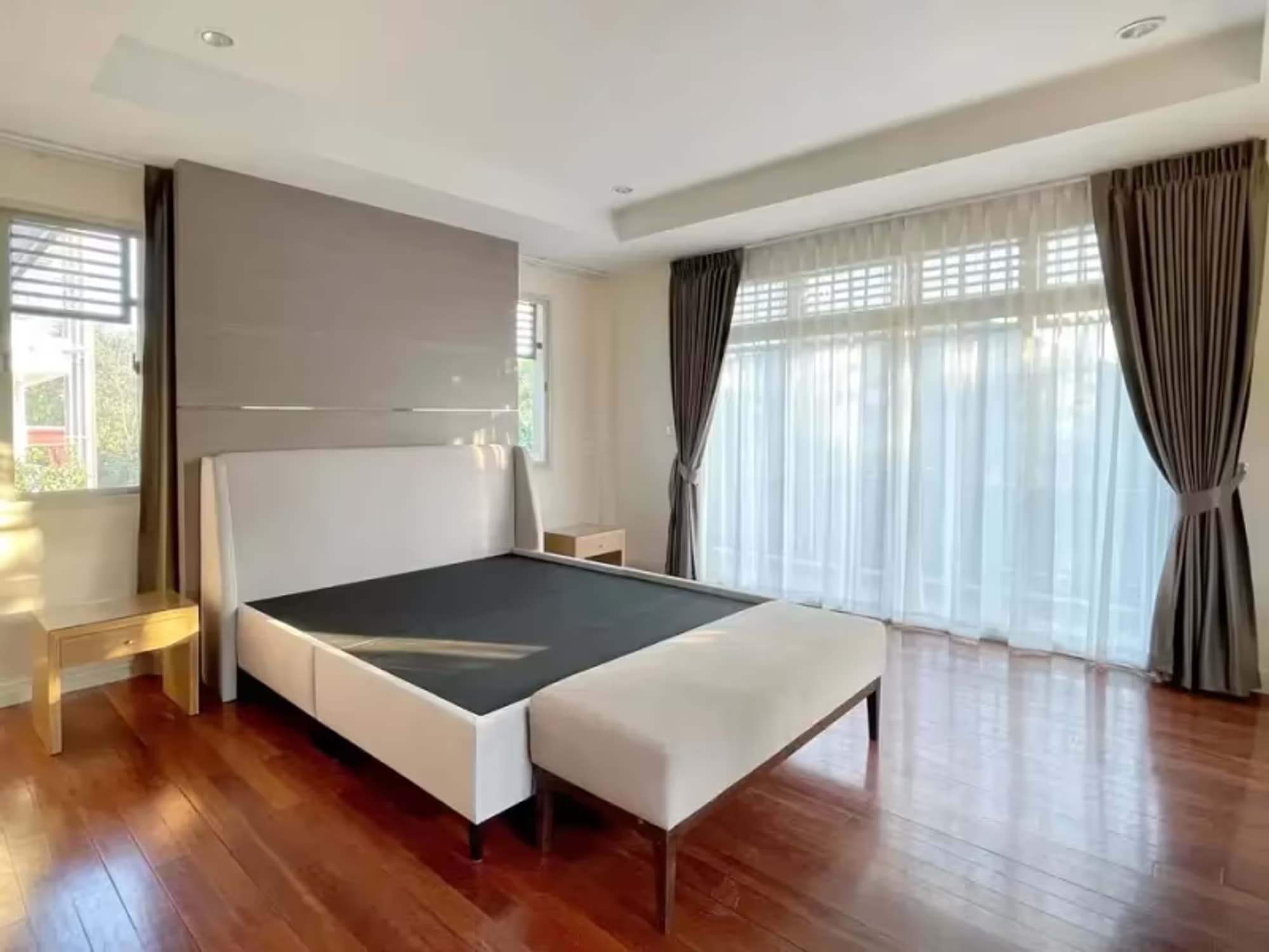 5 Bedroom House - Image 11