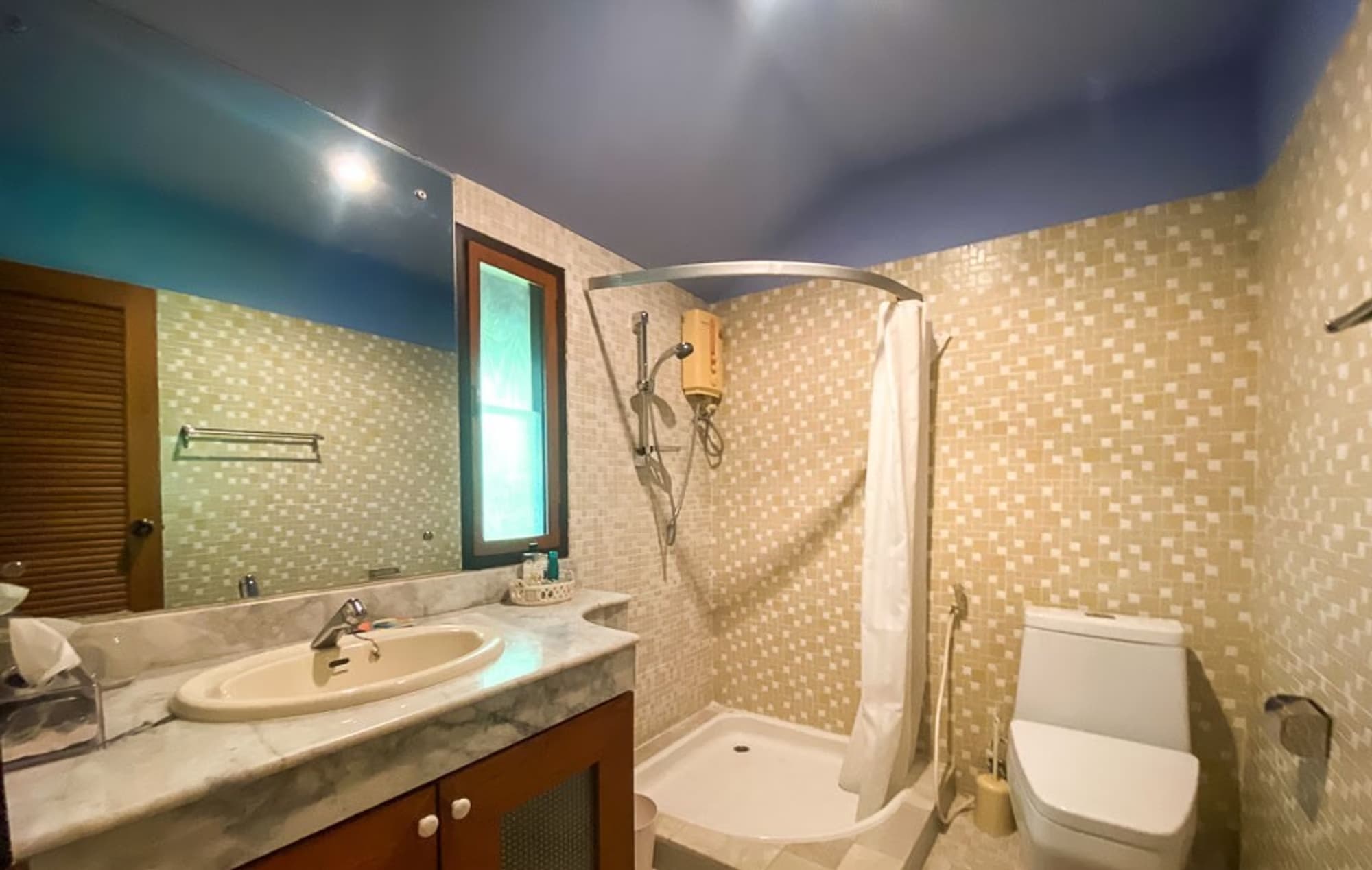 4 Bedroom House - Image 22