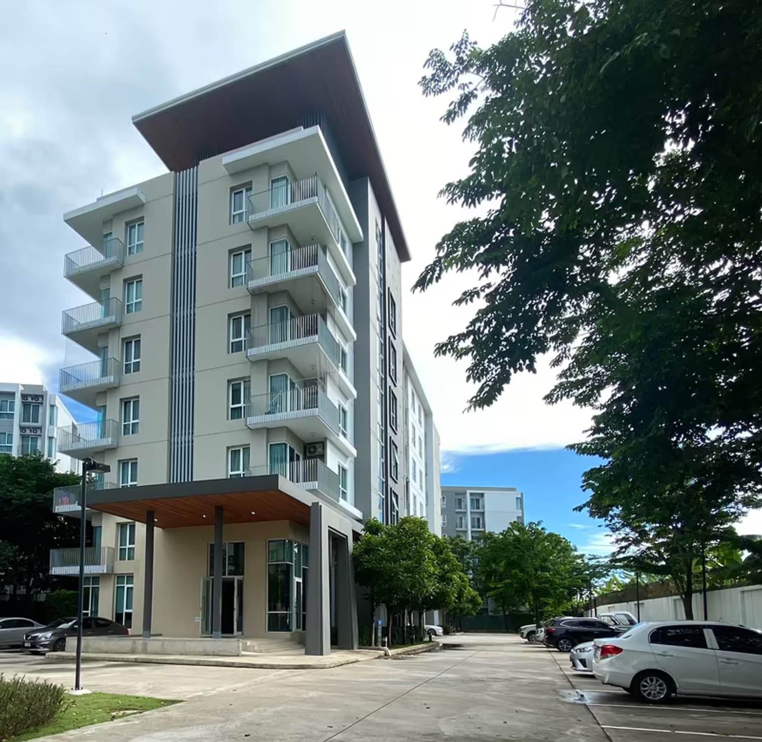 1 Bedroom Condo - Image 22