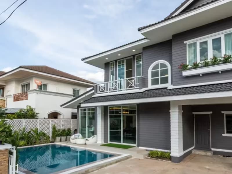 5 Bedroom House