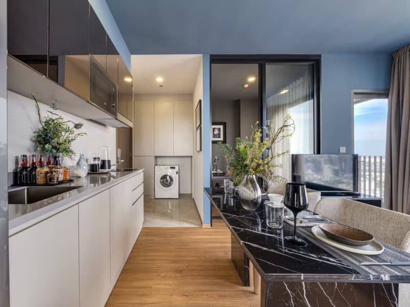1 Bedroom Condo