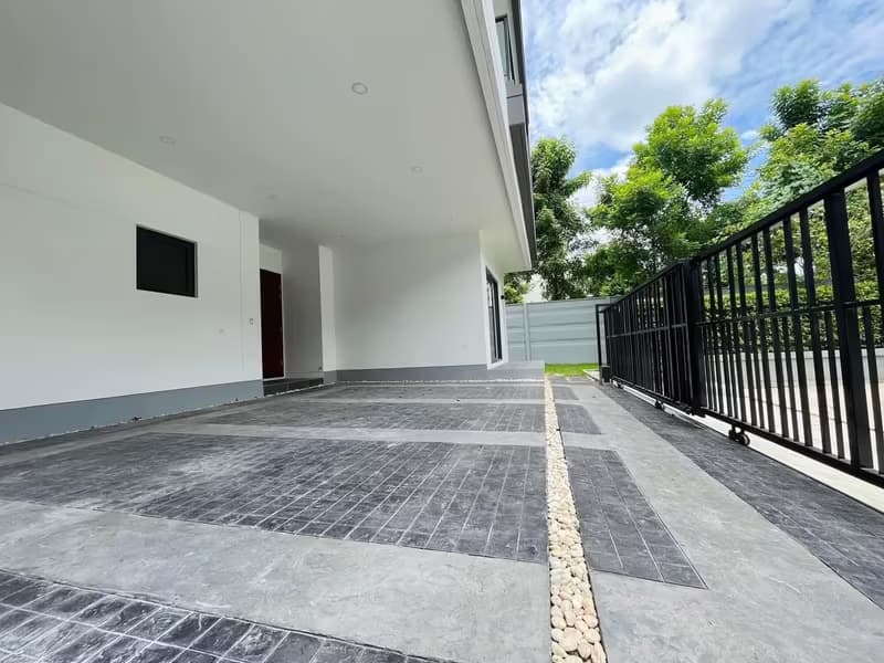 House for Sale in THE CITY SUKHUMVIT - ON NUT