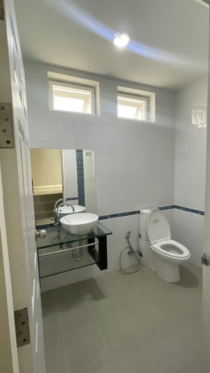 3 Bed House for Rent in Saraphi - Image 8